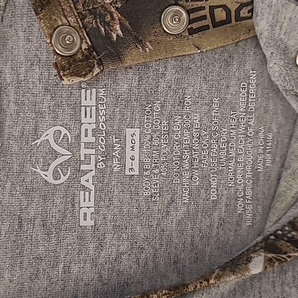 RealTree by Colosseum | Infant boys camo bodysuit and bib set | 3-6 months - Picture 4 of 4